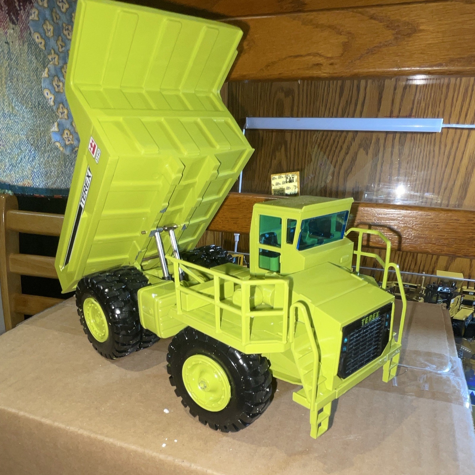 Terex 3340 Dump Truck Diecast Metal Model 1:50 Green Black Dump Bed