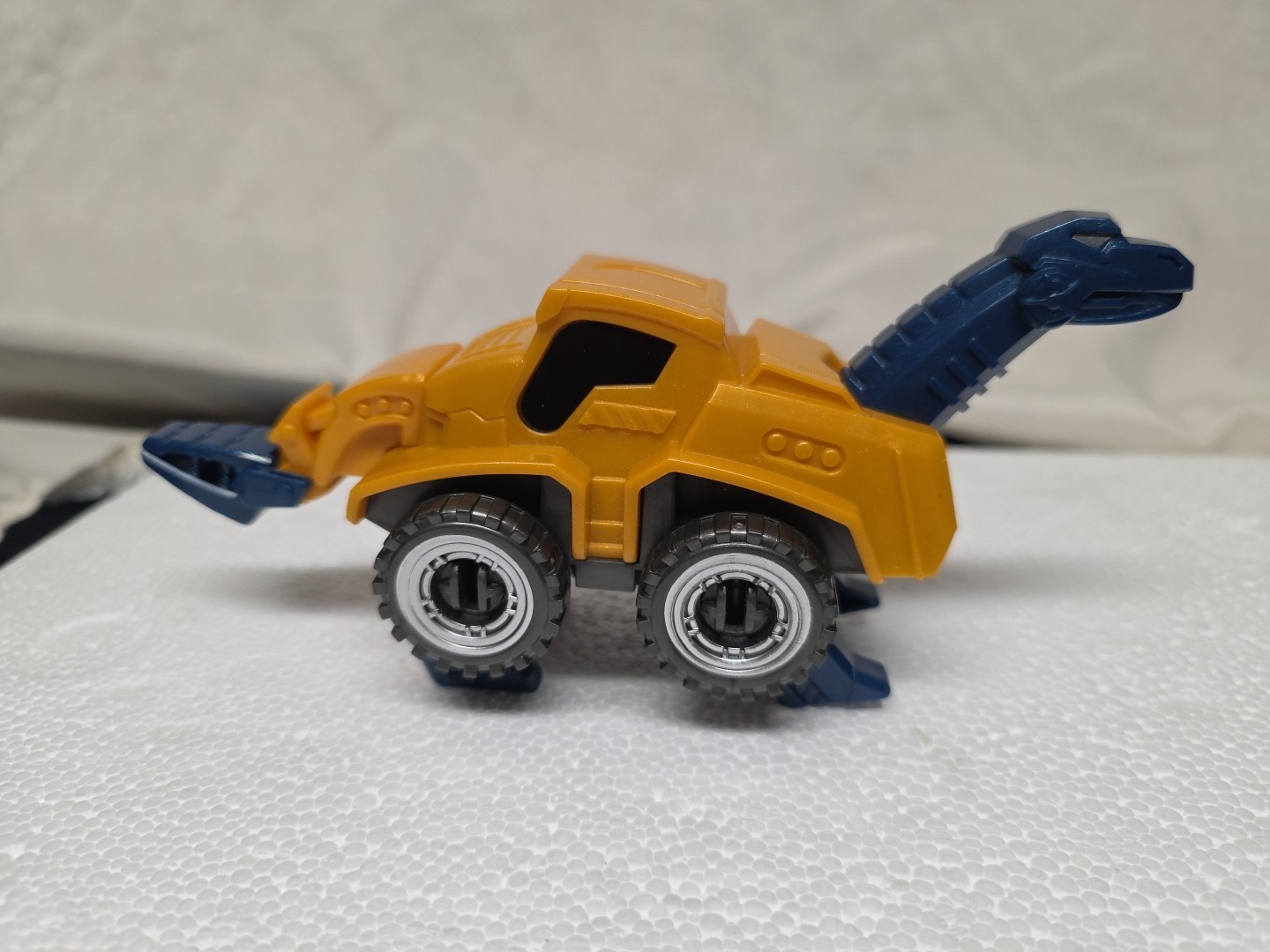 Unbranded Yellow/Blue Construction Vehicle 6&Prime; Long Part Of Dinosaur Transformer