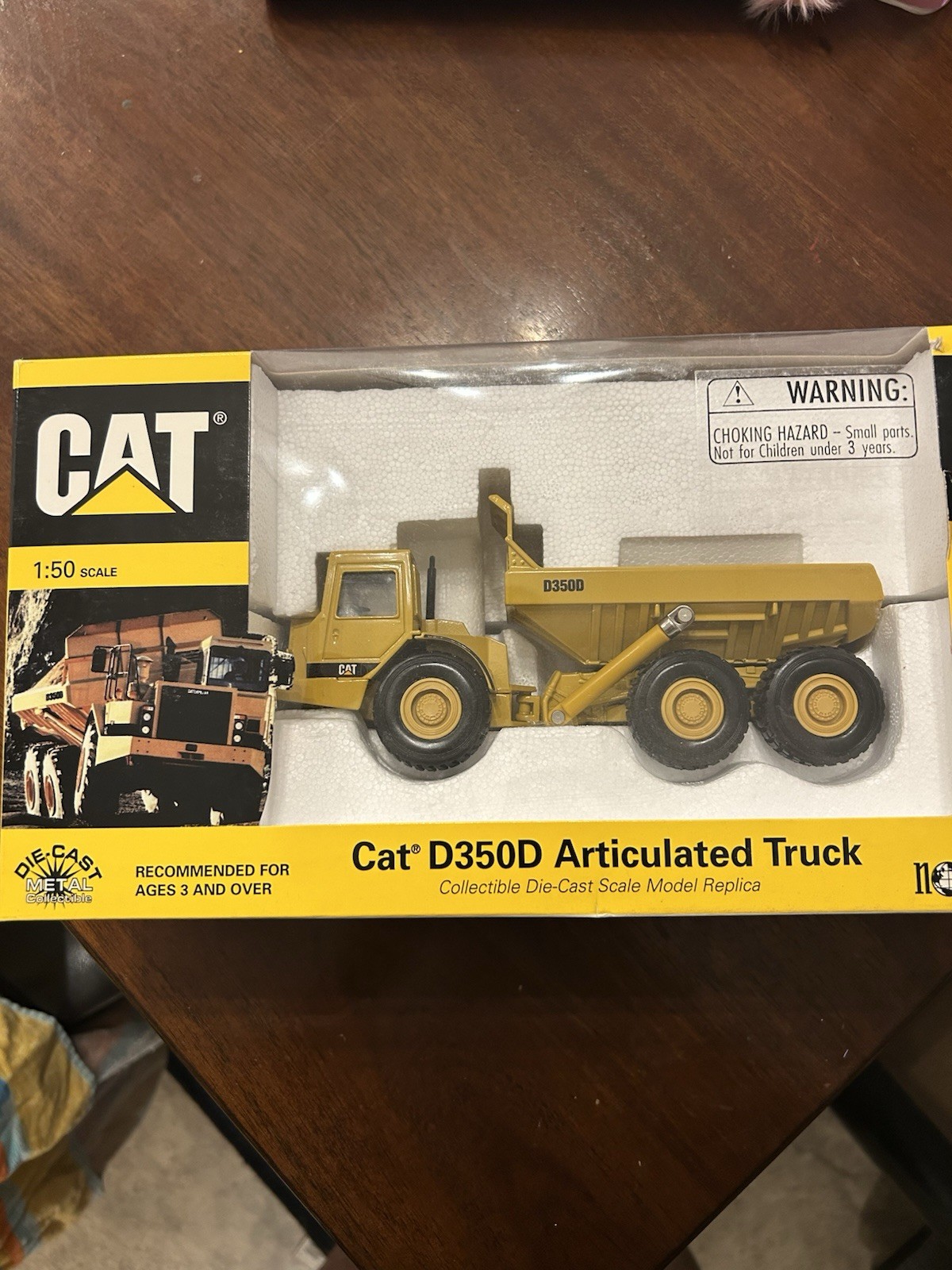 Norscot 1:50 Die Cast 365L Excavator D350D Articulated Dump Truck