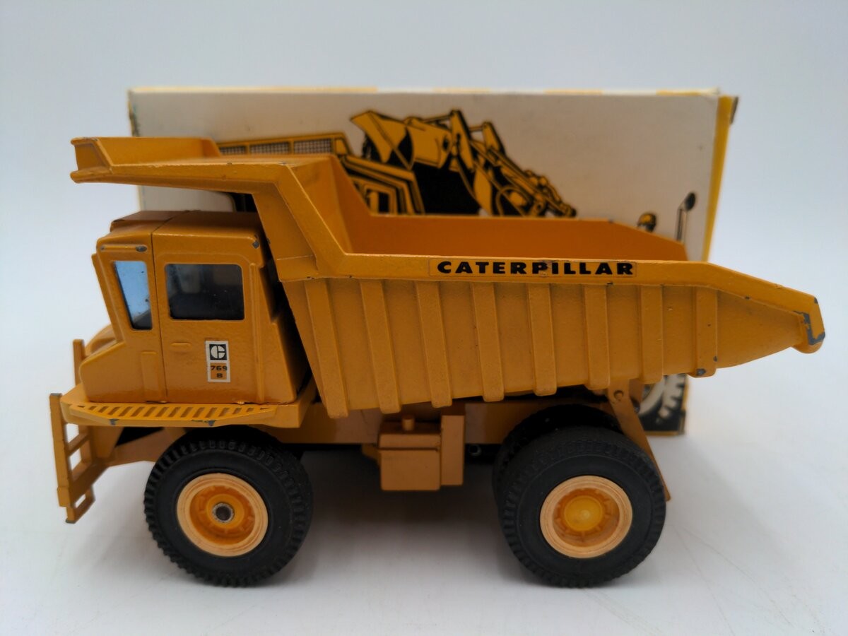 NZG 276 1:50 Scale Die-Cast CAT 769B Off Road Dump Truck EX/Box