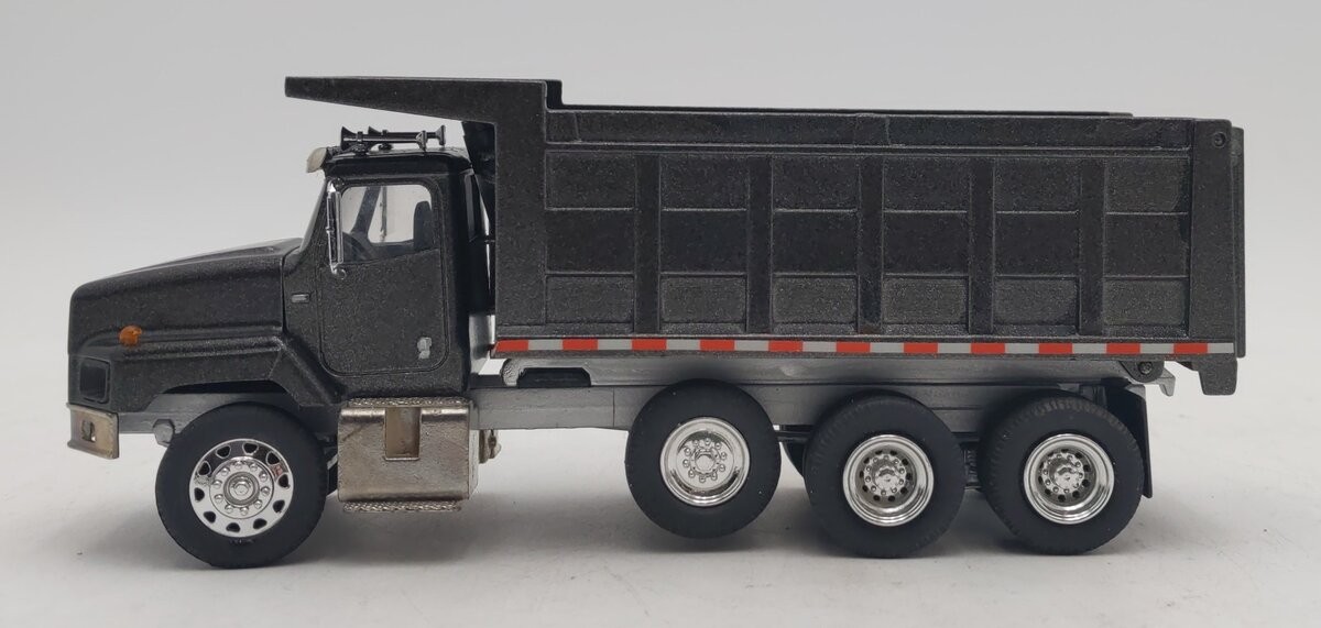 Conrad 1:50 Die-Cast Black International 5600 Dump Truck LN