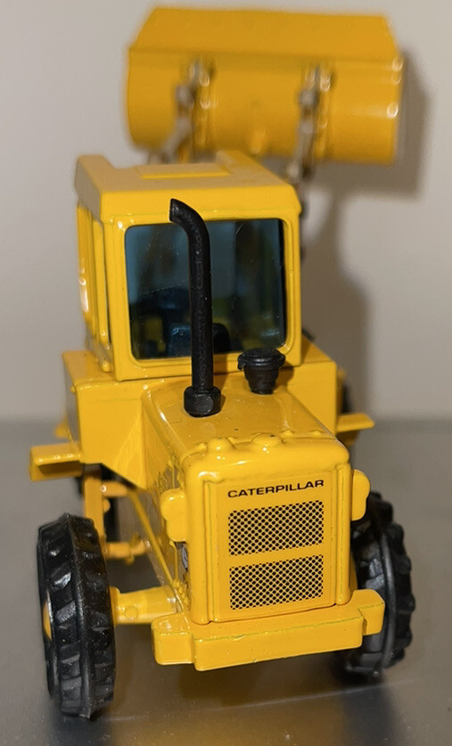 VTG JOAL FRONT END LOADER 920 – 1:50 – No. 214 – Spain mint
