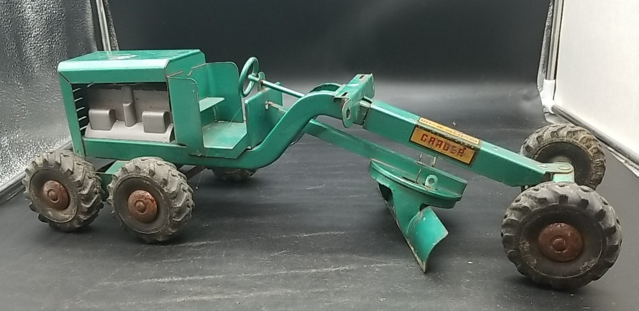 1950s Structo Road Grader Green w/ Blade & Engine Missing Stack & Blade Holders