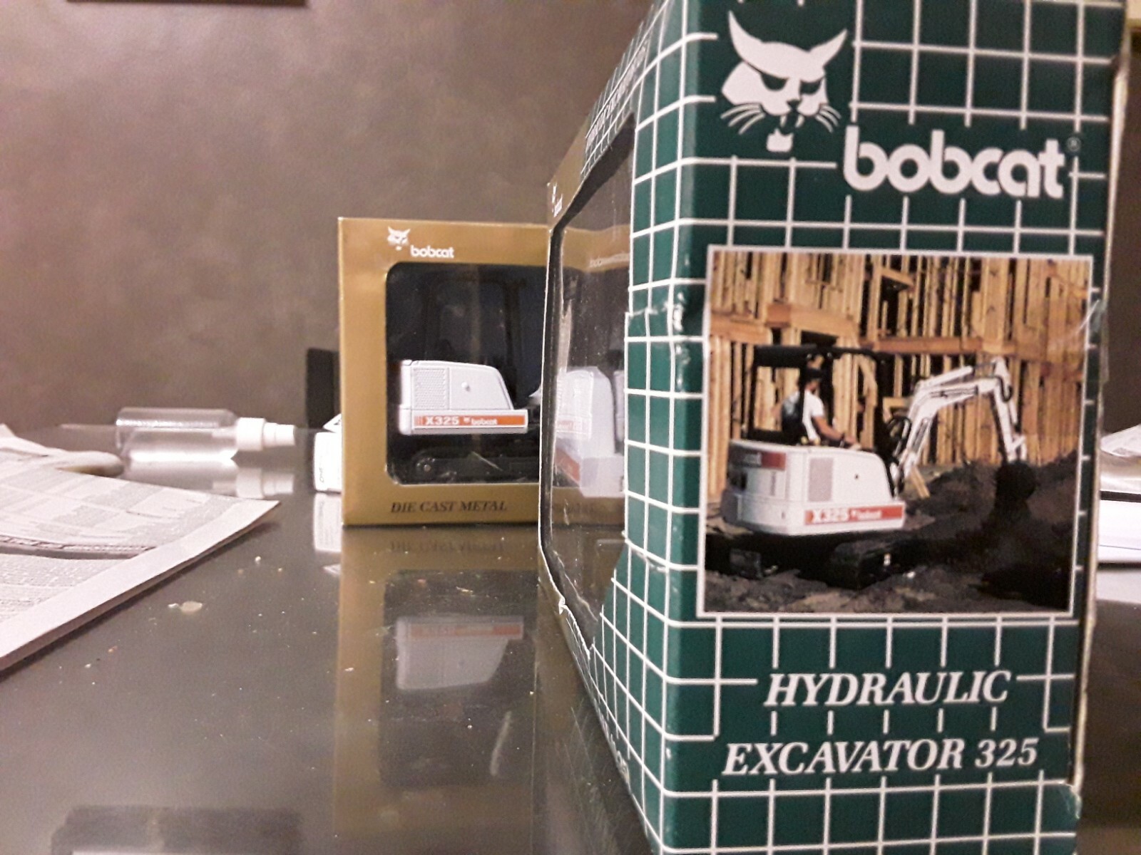 Bobcat X325 Hydraulic Excavator Gold/Green Wan Ho Diecast 1:25 Scale NIB 2