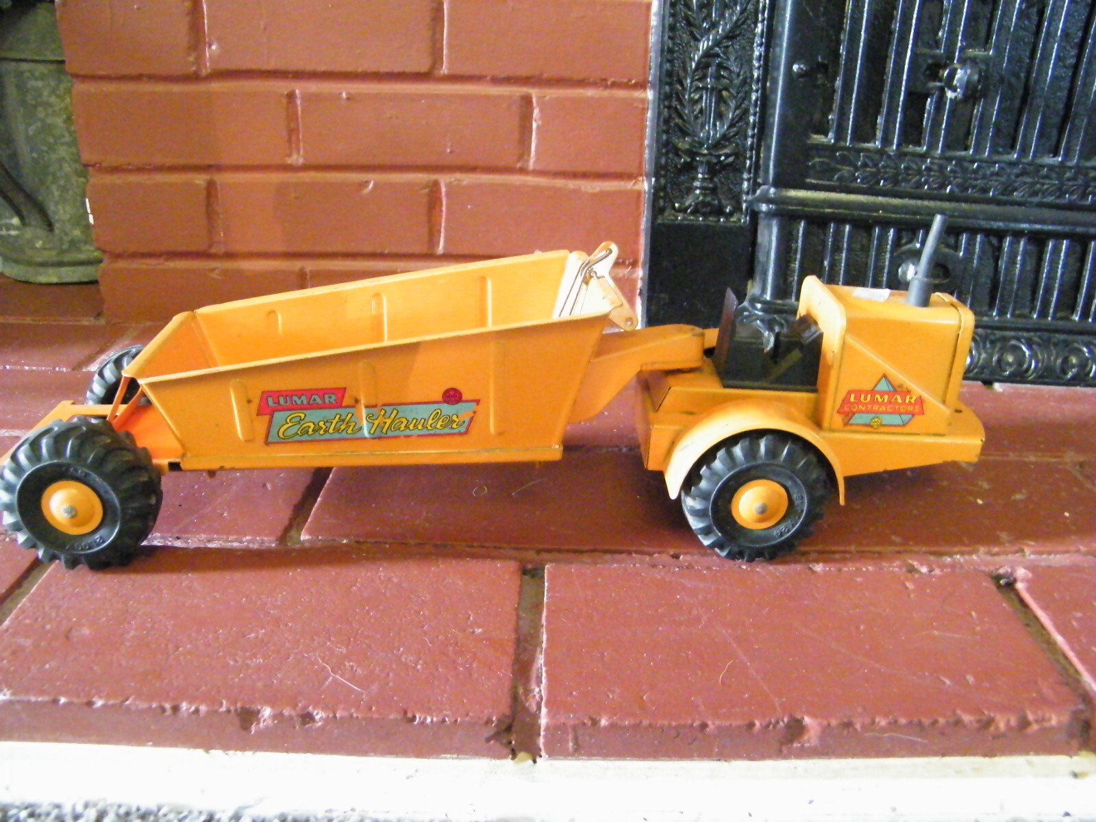 Vintage Marx Pressed Steel Lumar Contractor Earth Hauler MINTY