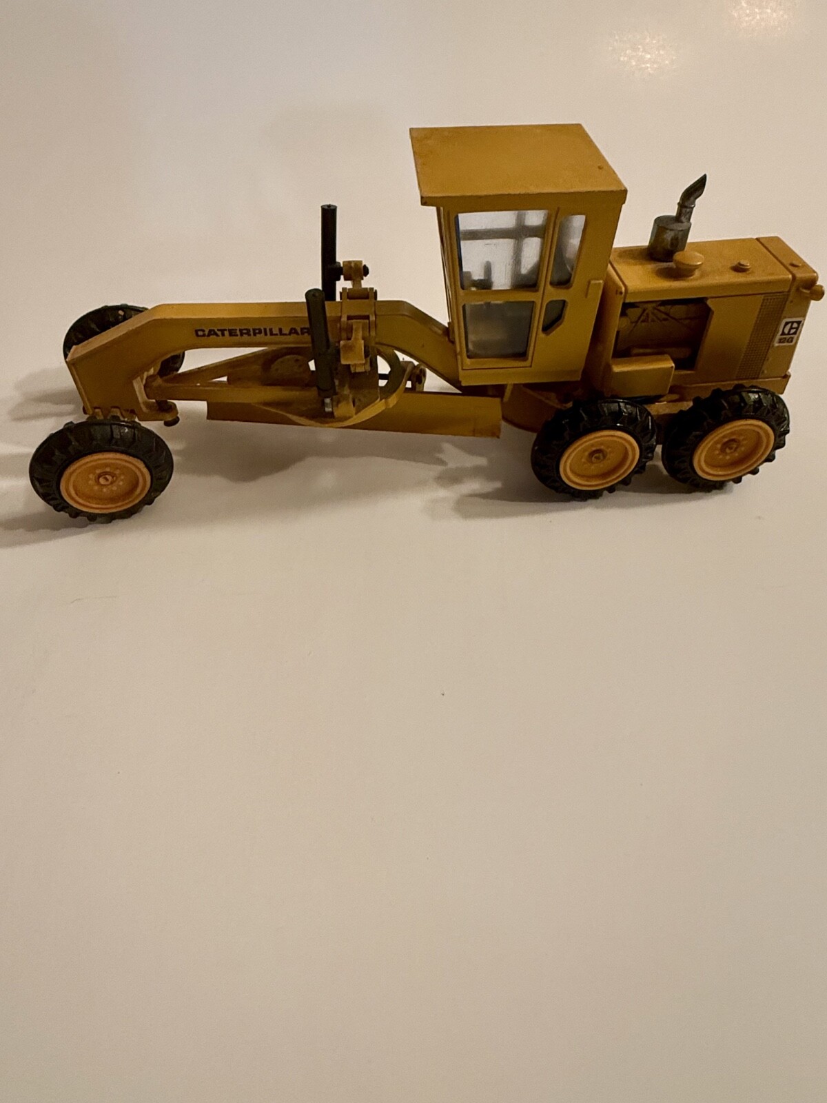 NZG Caterpillar CAT 12G MotorGrader Scale 1:50 Art. 150