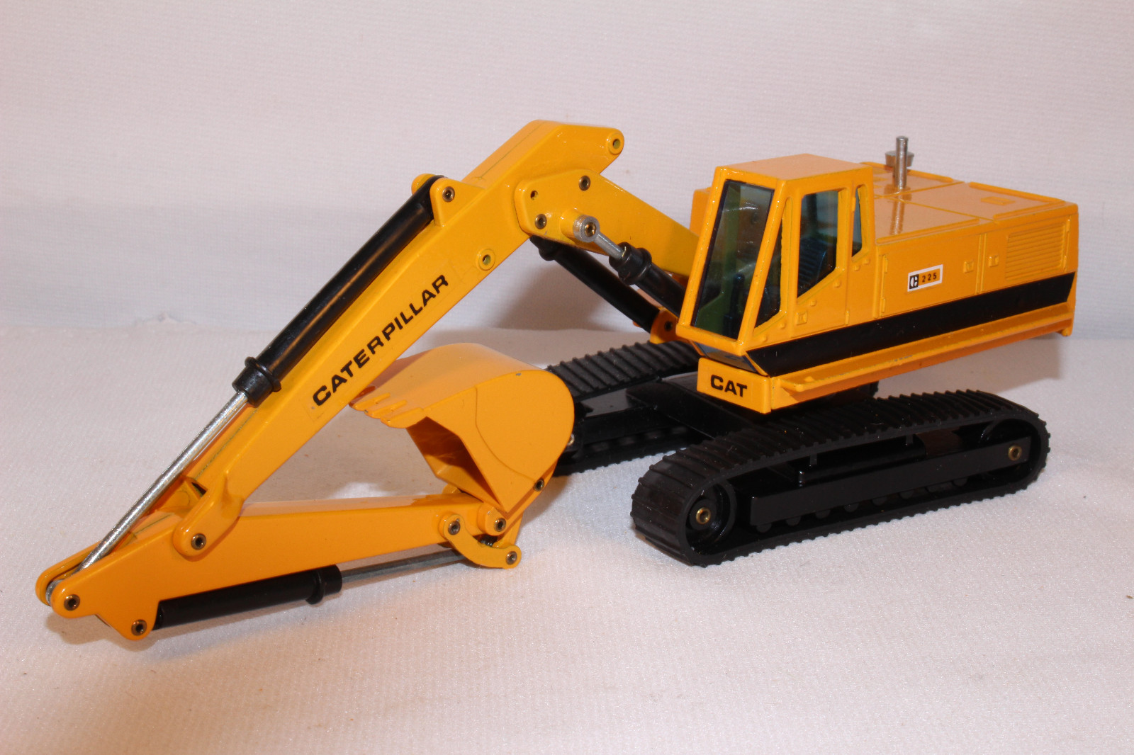 Joal Caterpillar Model 225 Hydraulic Excavator, Nice Boxed