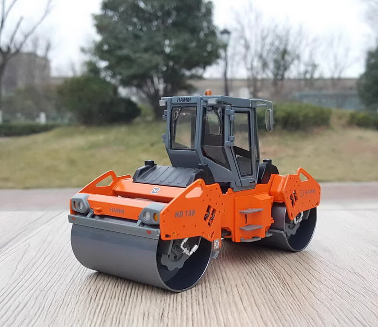 1/35 Scale Hamm Wirtgen HD138 Tandem Vibratory Roller DieCast Model Toy Gift