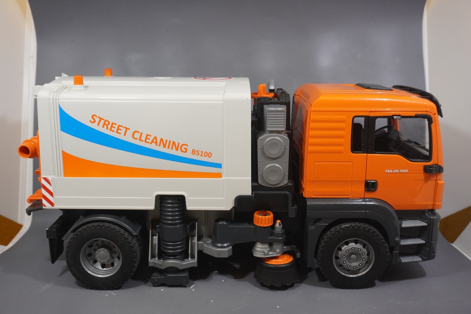 BRUDER #03780 MAN TGS Street Sweeper 1:17 Scale TRUCK BS100