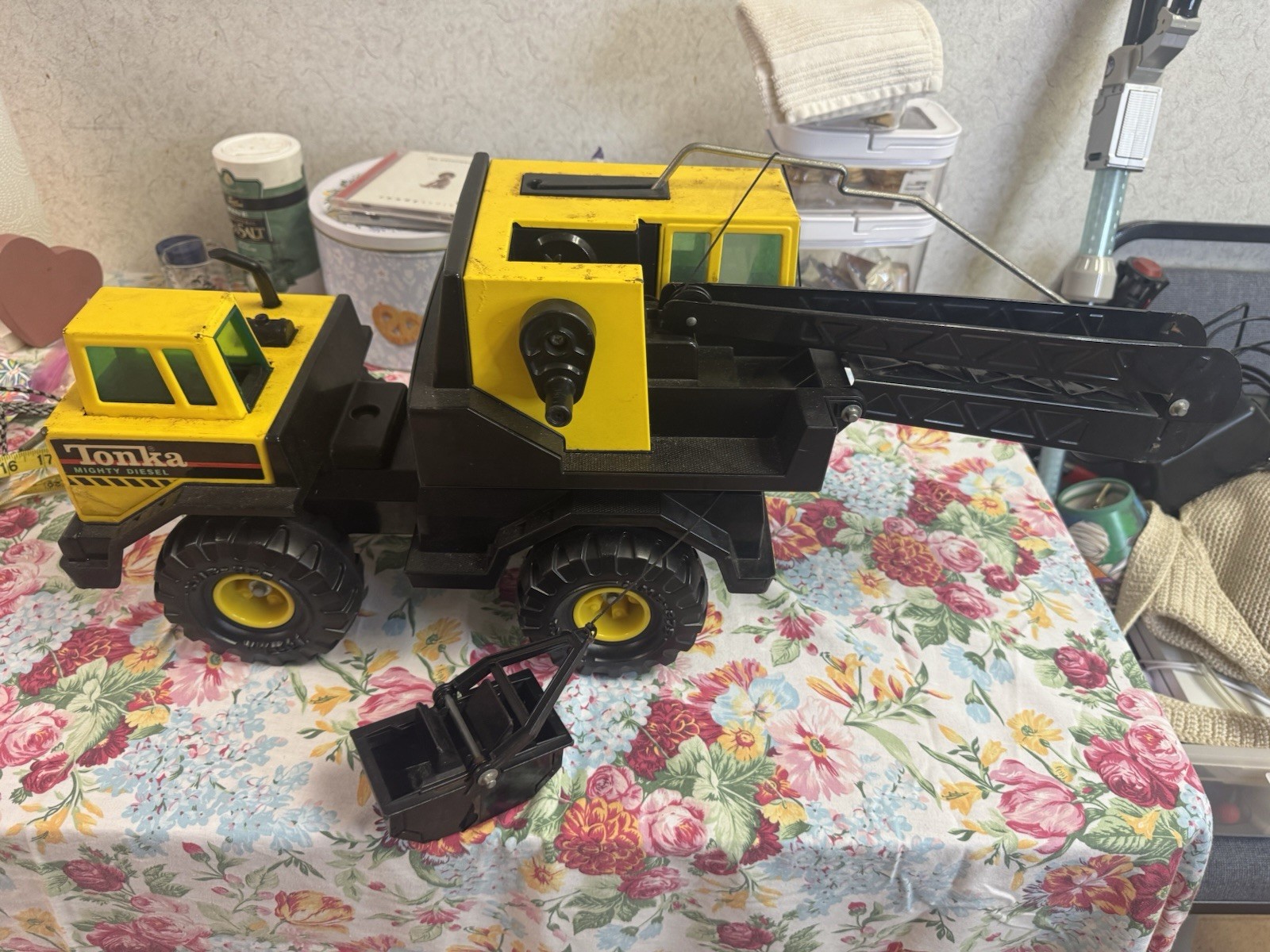ORIGINAL TONKA MIGHTY DIESEL CRANE XMB 975 Crane Works With Crank And Line