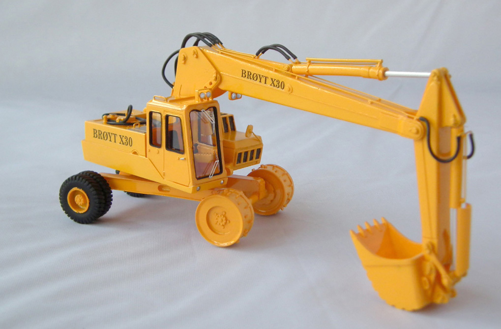 1/50 Excavator Broyt X30 wheels Cab 1 – High Quality Resin KIT by Fankit Models