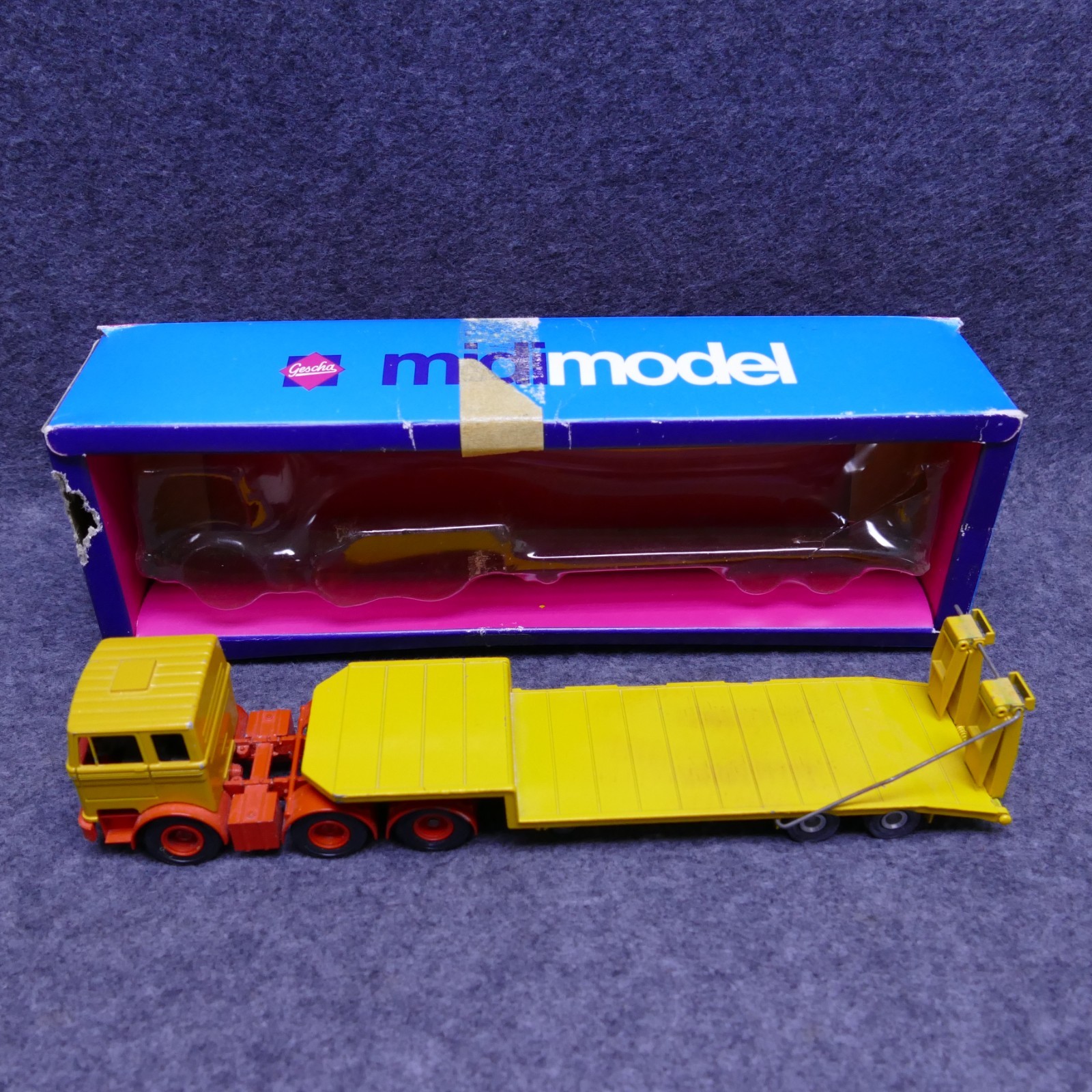 Gescha 3010 Mercedes Low Loader Low Boy Truck & Trailer 1:50 Used In Box