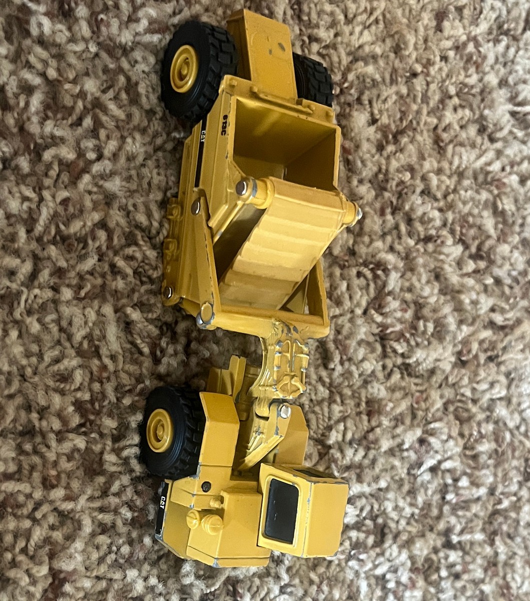 Caterpillar 613C Elevating Scraper Die-Cast Toy