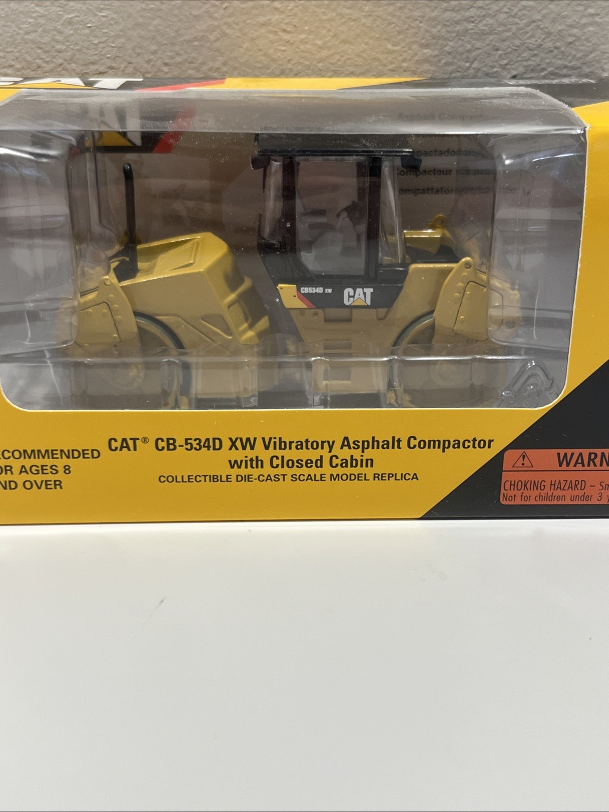 1/50 CAT CB-534D XW Vibratory Asphalt Compactor Closed by Norscot 55164 G14 B