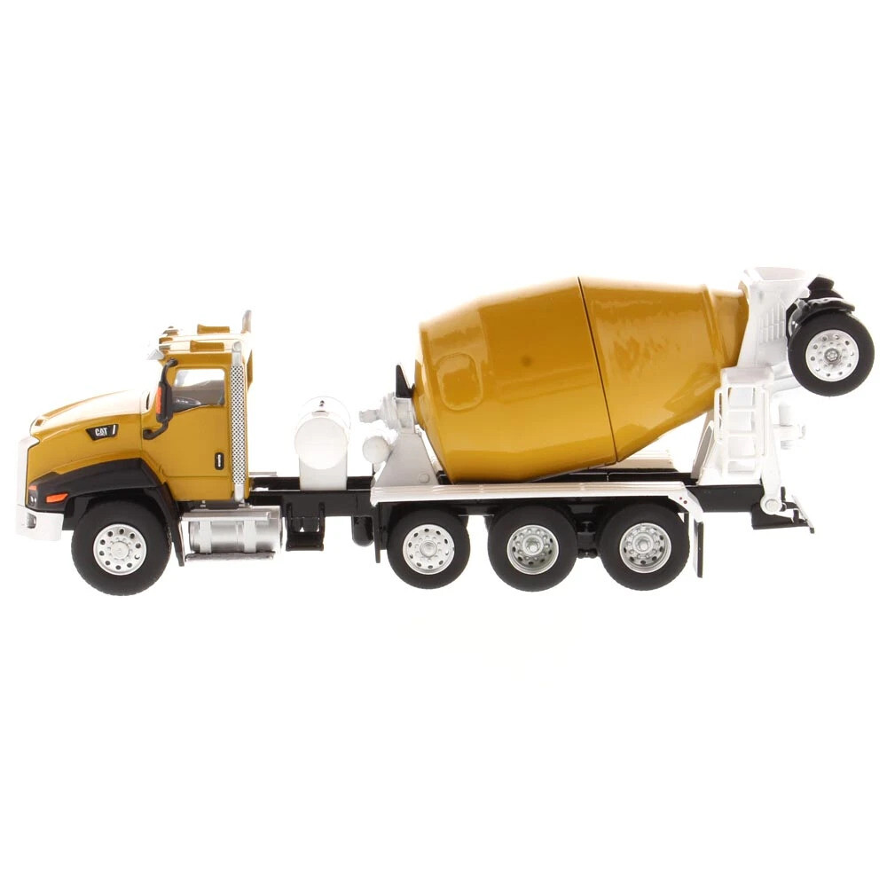 Diecast Masters 85632 Cat CT660 McNeilus Bridgemaster Concrete-Mixer 1/64 Scale
