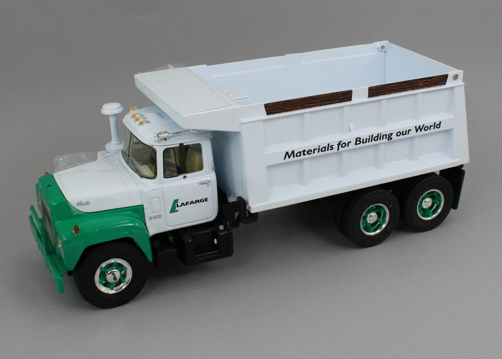 2003 FIRST GEAR 1:34th  » LAFARGE  » MACK R-MODEL DUMP TRUCK #10-3035