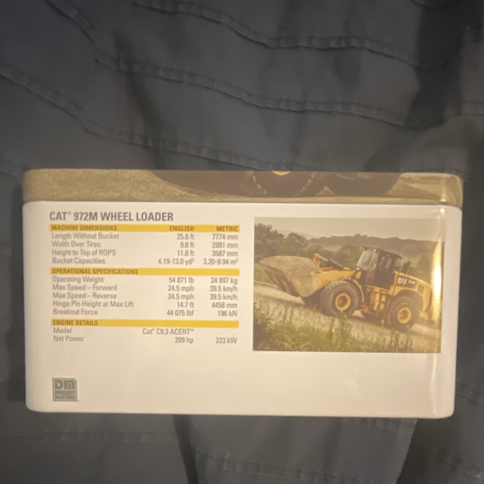 CAT 980 WHEEL LOADER 1:50 by Diecast Masters #85684 Highline Series W/ Metal Tin