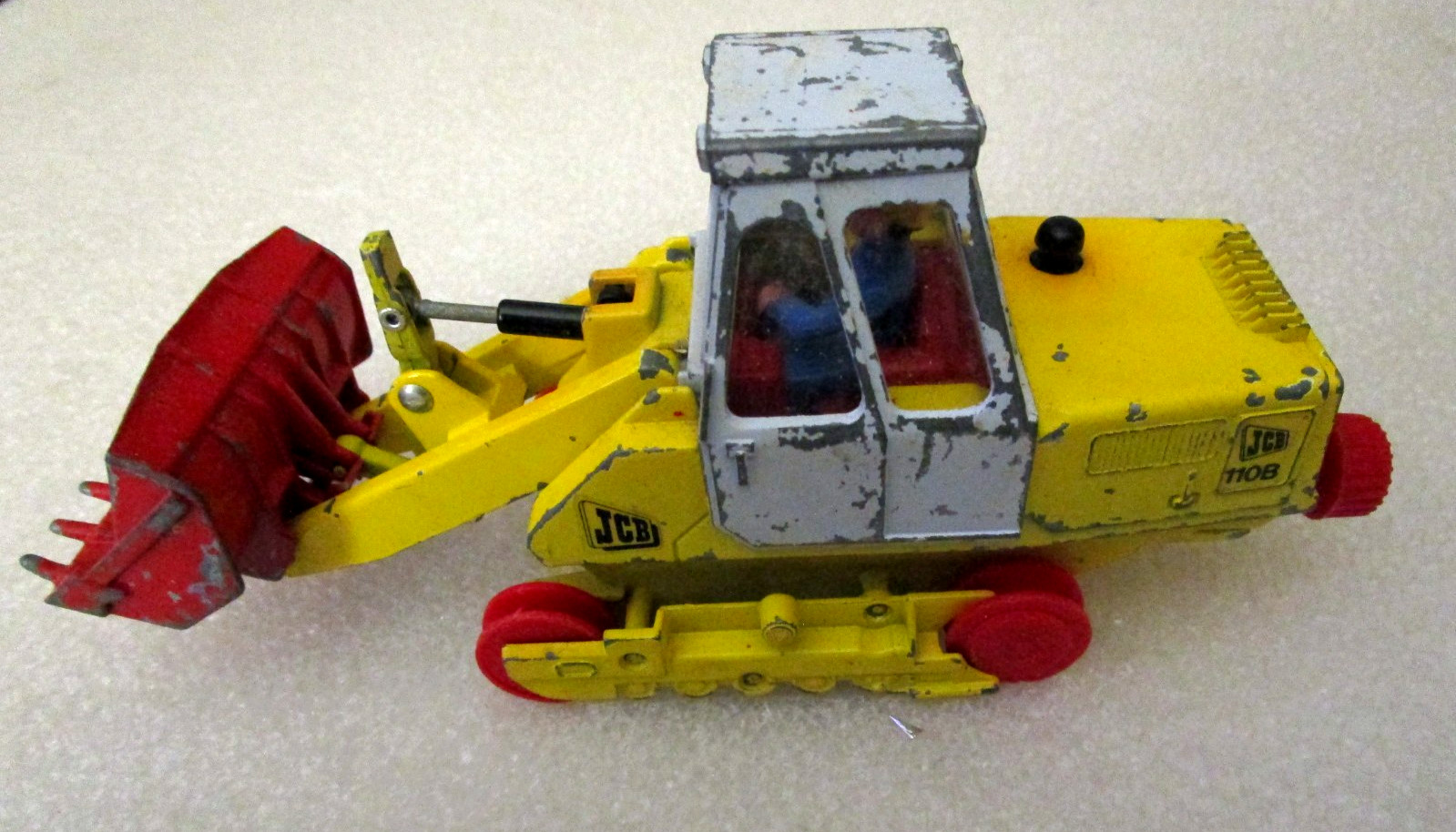 Vintage Corgi Major JCB 110B Crawler Loader & Driver Made in Hong Kong 6.5&Prime;