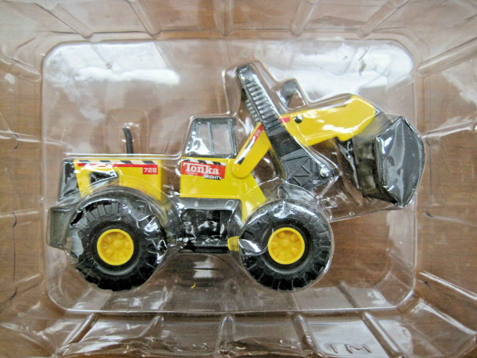 Maisto 1998 Hasbro Diecast Metal and Plastic Mighty Tonka 728 Front Loader 5.5&Prime;