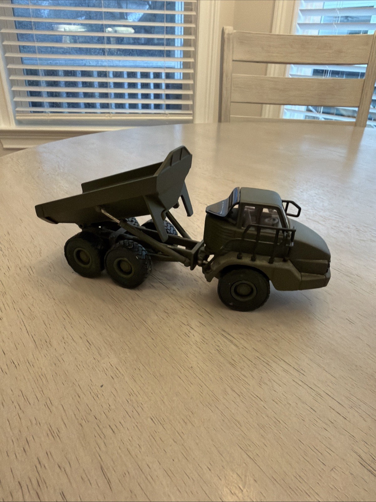 1:50 NORSCOT CAT 725D Articulated Truck