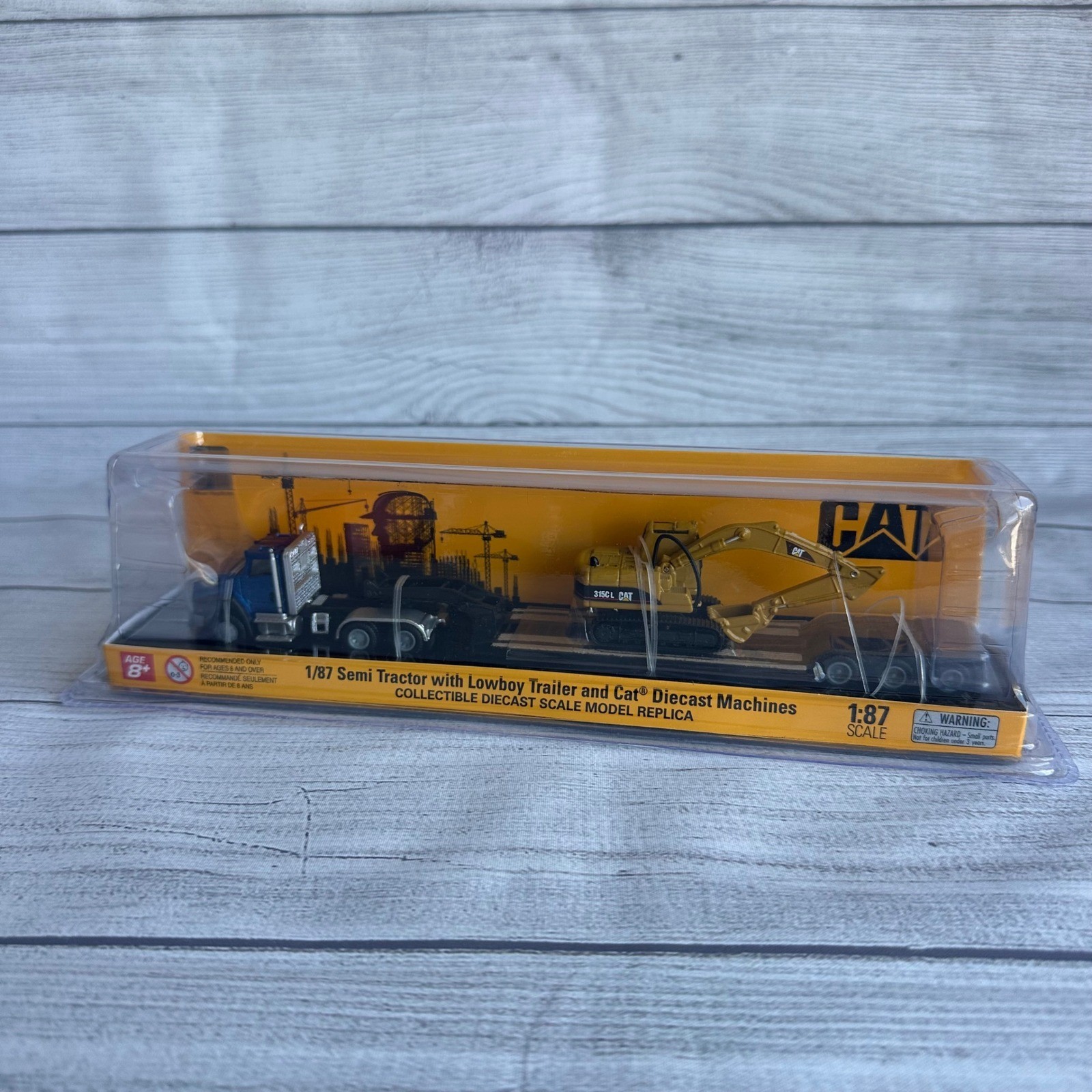 Cat 1/87 Semi Tractor with Lowboy Trailer and 315C L Excavator Diecast 84415
