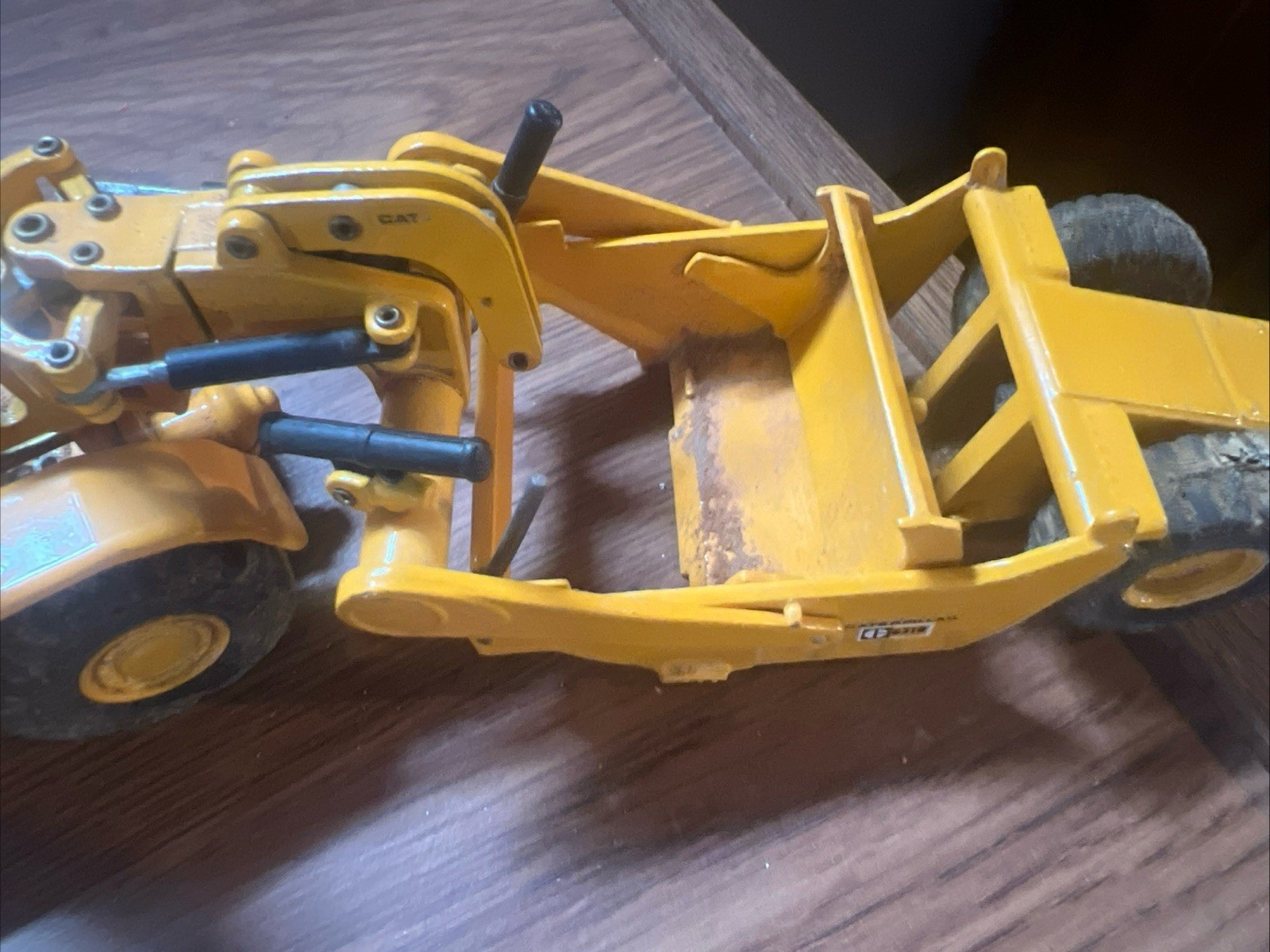 Caterpillar Cat 631E Wheel Tractor Scraper 1:50 Scale Spain