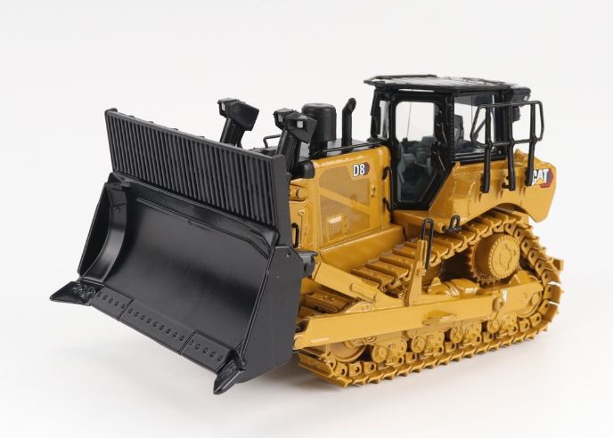 DIECAST MASTERS – Toro CATERPILLAR D8 for Waste Handling – 1/5…
