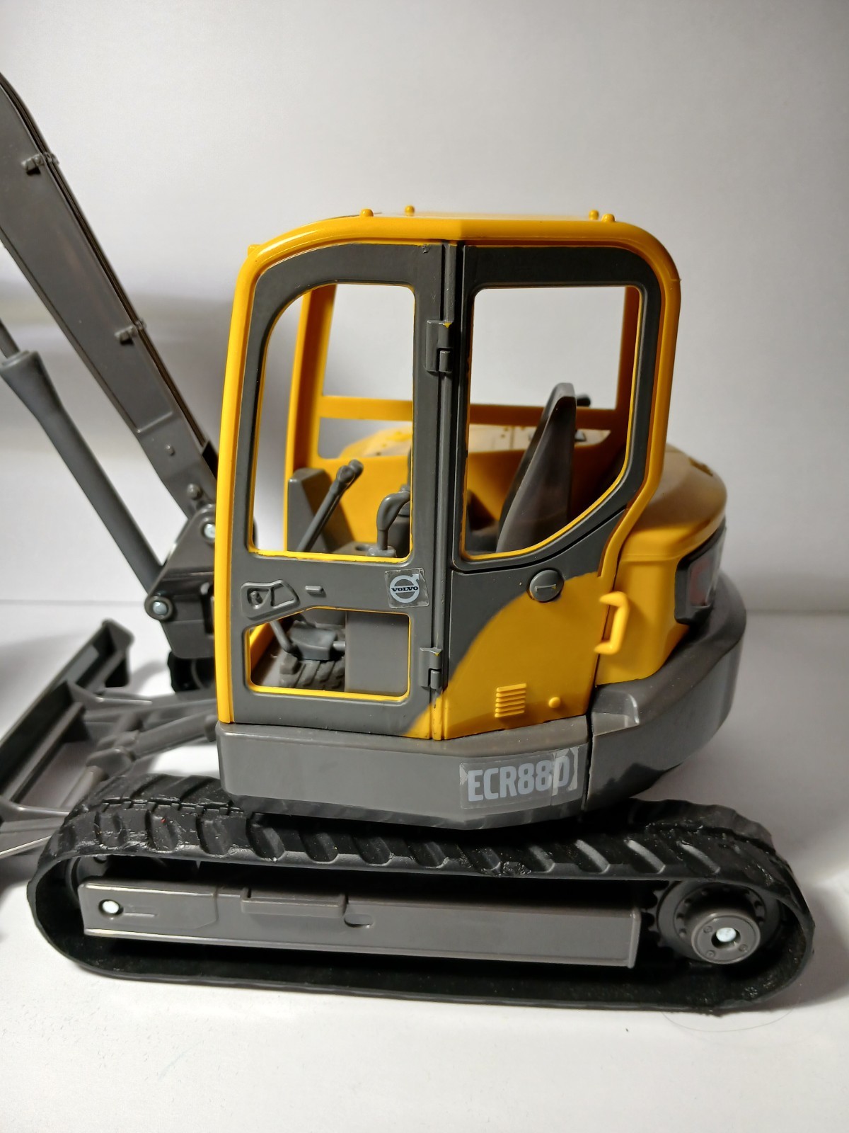 NEWRAY Volvo ECR88D Toy Excavator 1/18 Scale New Ray Loose Detailed Replica GUC