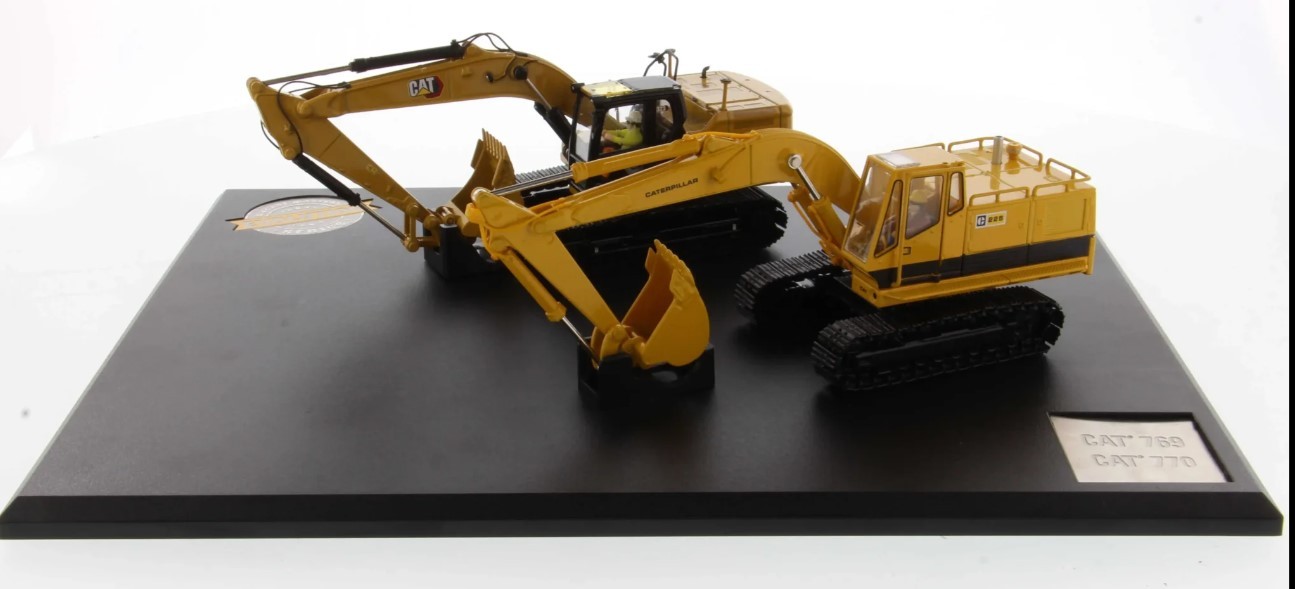 DIECAST MASTERS,Set of 2 CATERPILLAR 225 and 323 crawler excavators, 1/50, DC…