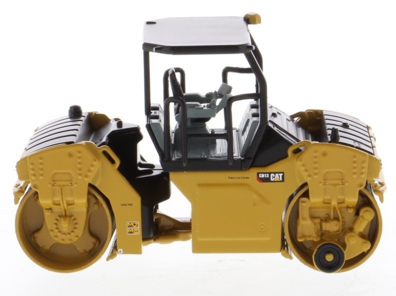 DIECAST MASTERS – CATERPILLAR CB-13 Compactor with Hood – 1/64 – DCM85630