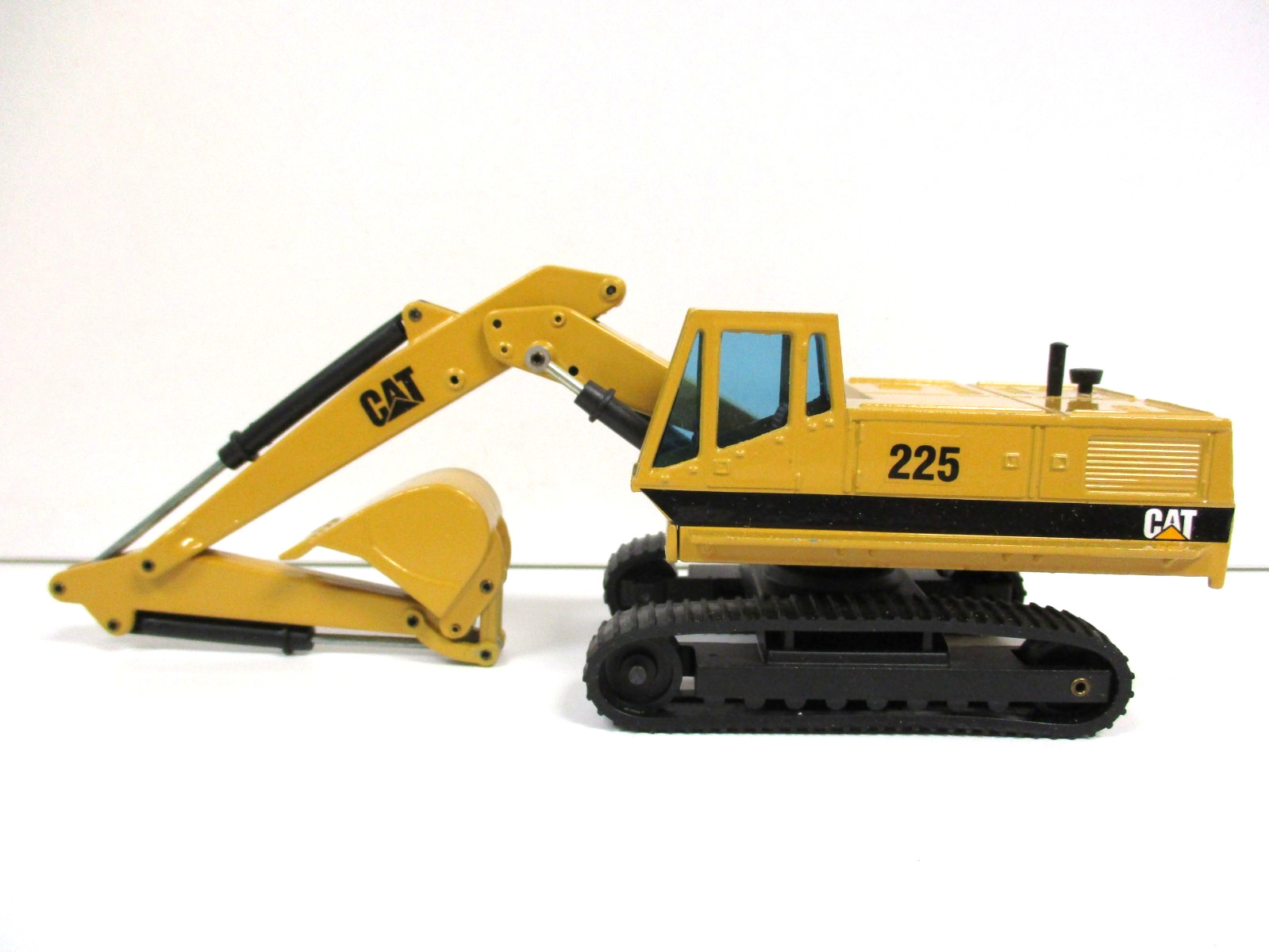 JOAL – CATERPILLAR / CAT 225 HYDRAULIC EXCAVATOR – 1/50 DIECAST