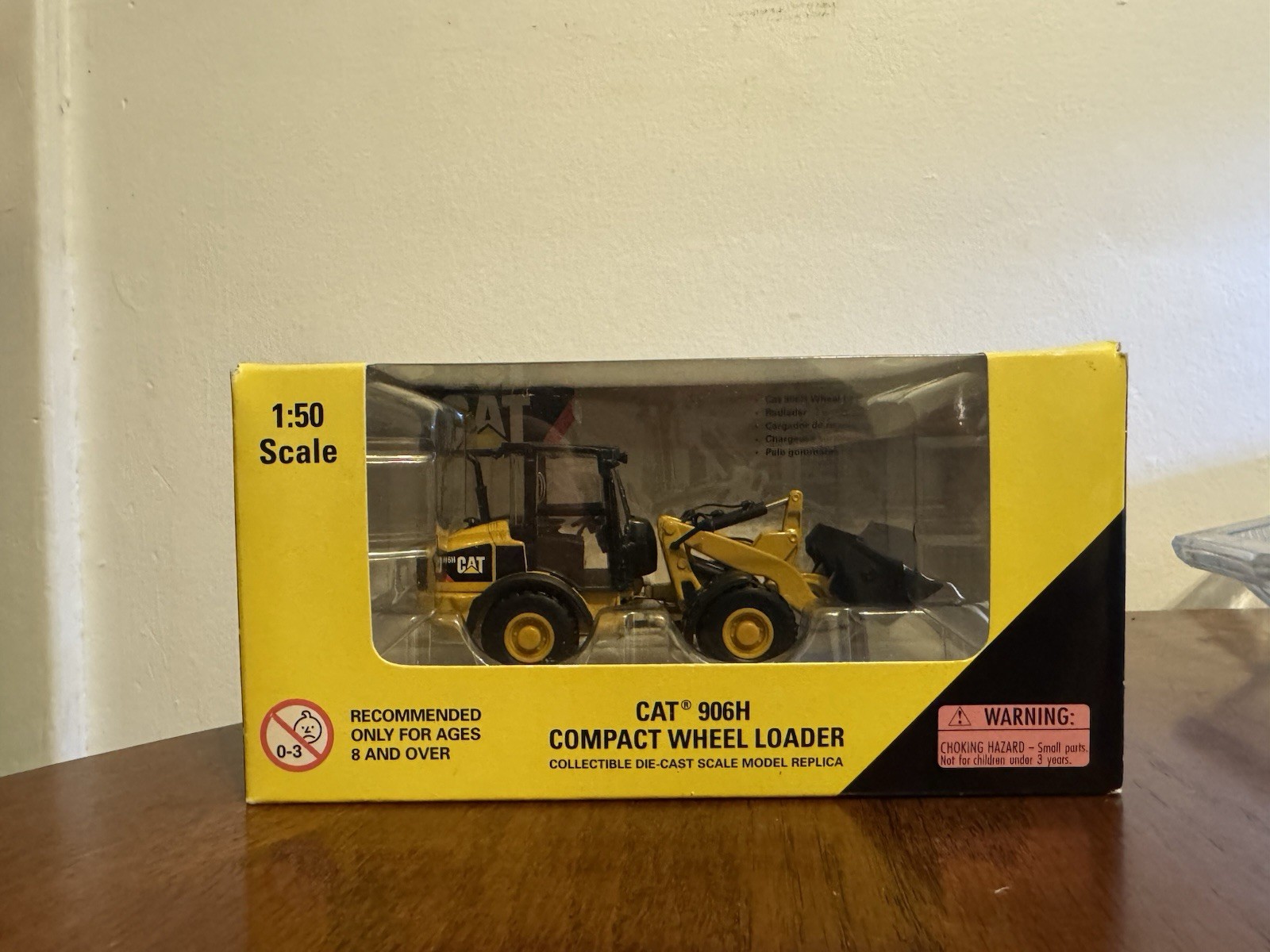 NORSCOTT 1/50 SCALE CAT 906H COMPACT WHEEL LOADER – NIB – NEVER DISPLAYED