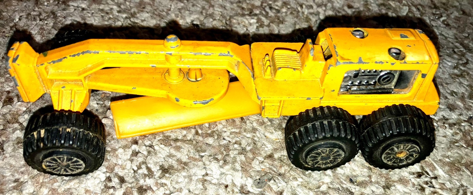 Vintage Diecast Crane Truck Construction Vehicle 6-Wheel Yellow Loose