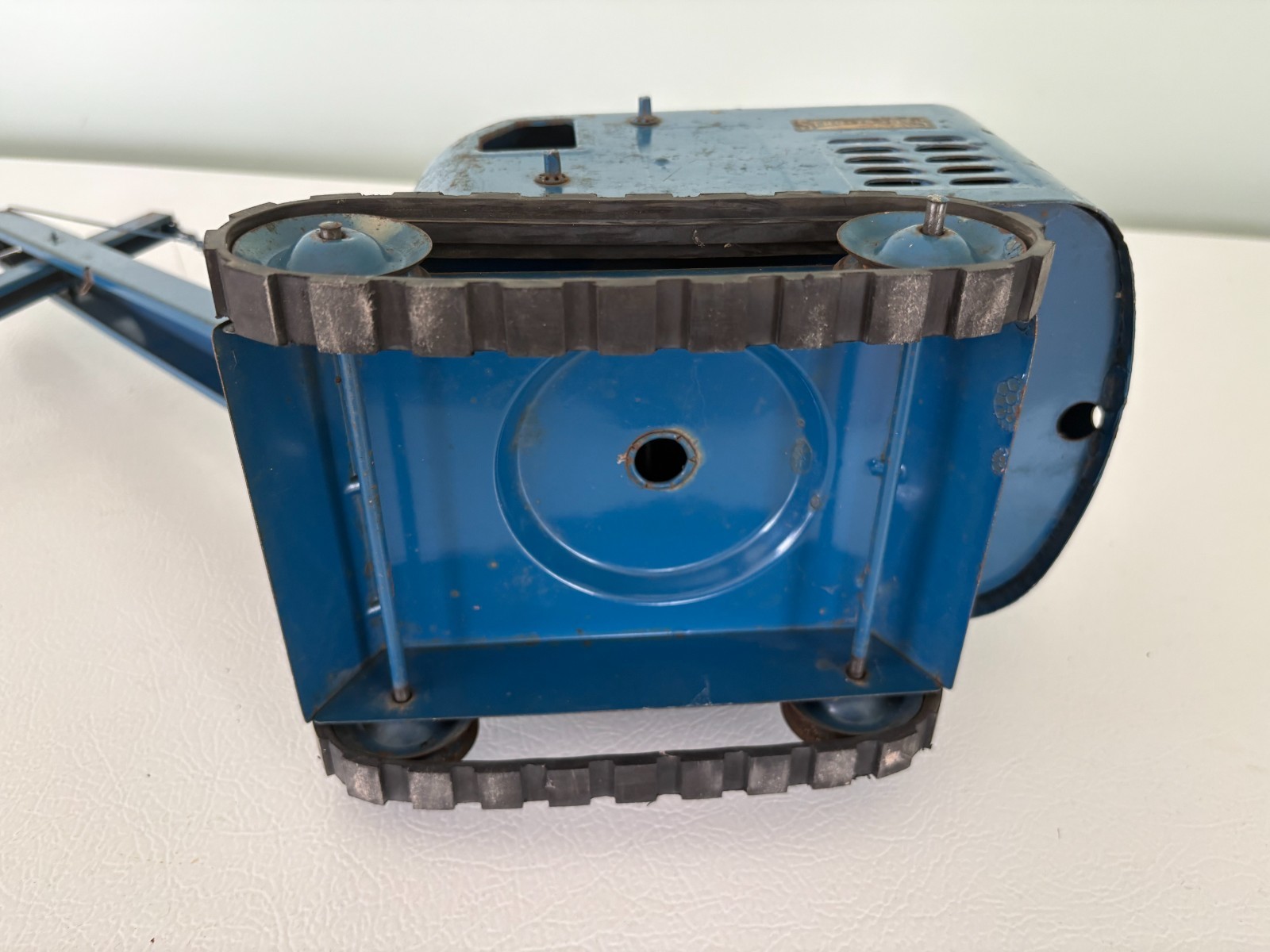 VINTAGE STRUCTO TOYS PRESSED STEEL STEAM SHOVEL DIGGER EXCAVATOR – FREE SHIPPING