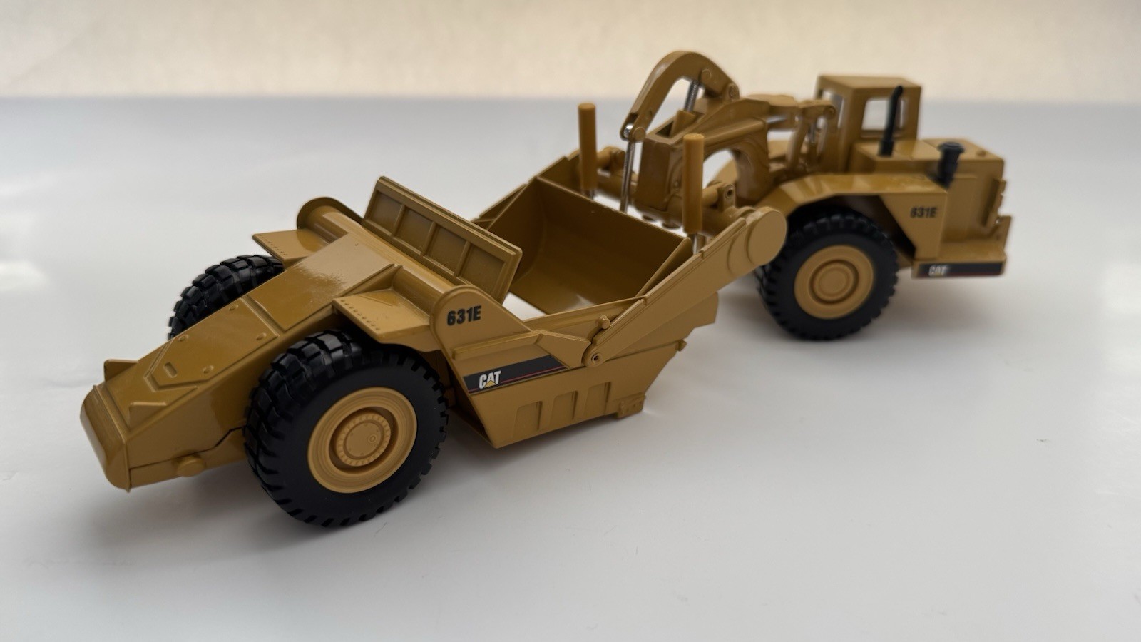 Norscot Cat 631E Scraper Diecast 1:50 Scale