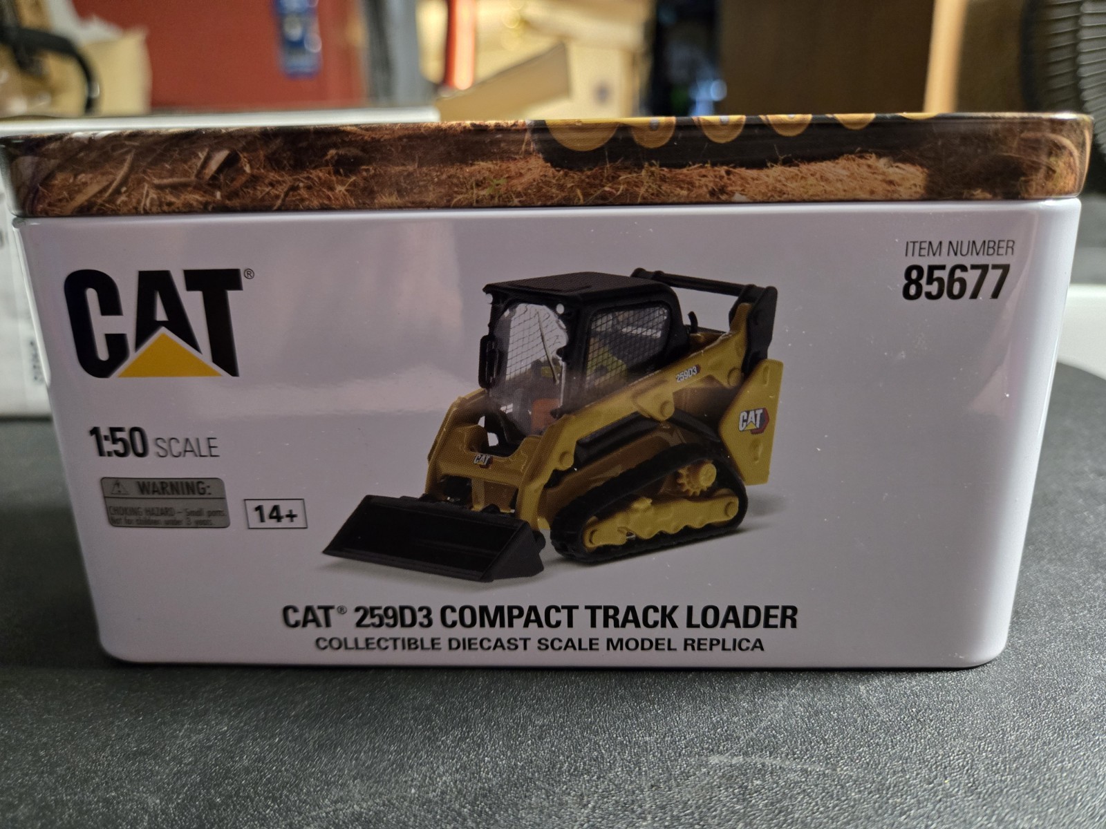 Diecast Masters 1/50 CAT 259D3 Compact Track Loader w/ accessories 85677