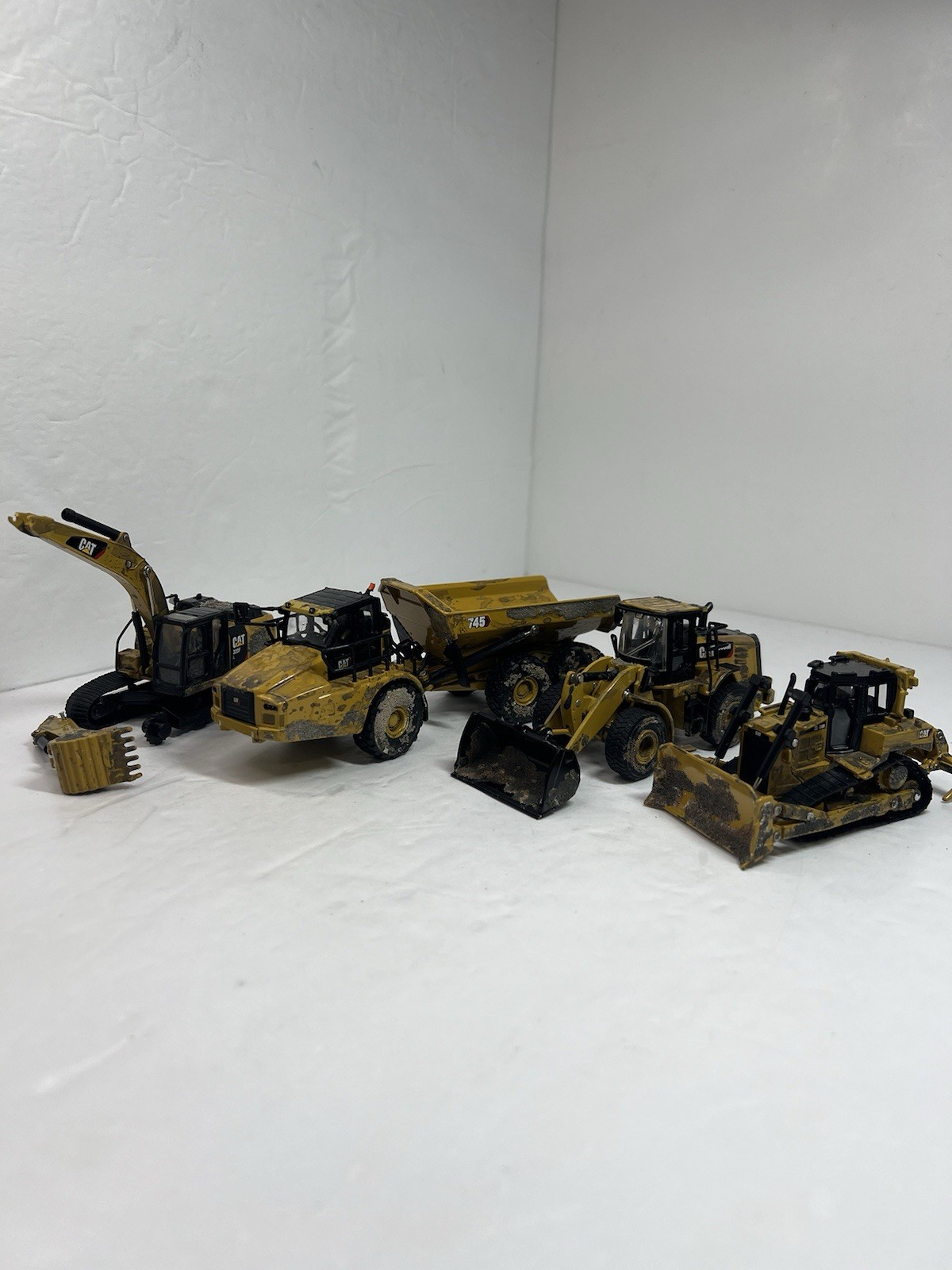 Custom Diecast Masters 1/64 Cat Construction Lot 4pc Set READ DESCRIPTION