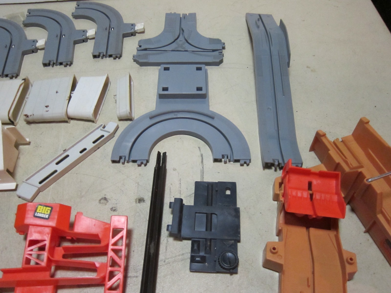 VTG 1977 Tomy Big Loader Construction set INCOMPLETE #5001, Parts as shown