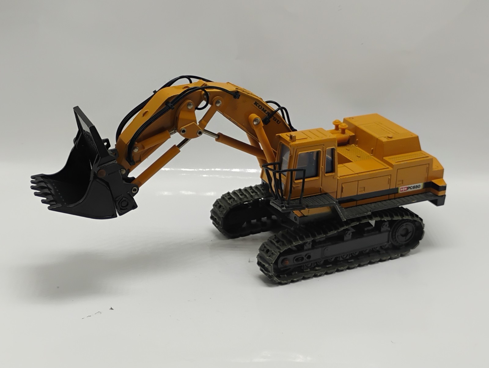 Shinsei 1:50 Scale Komatsu PC650 Loading Shovel Made In Japan