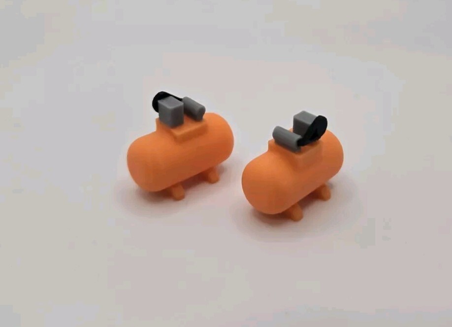 1/50 Scale Small Shop Compressor *2 Pack* in Orange