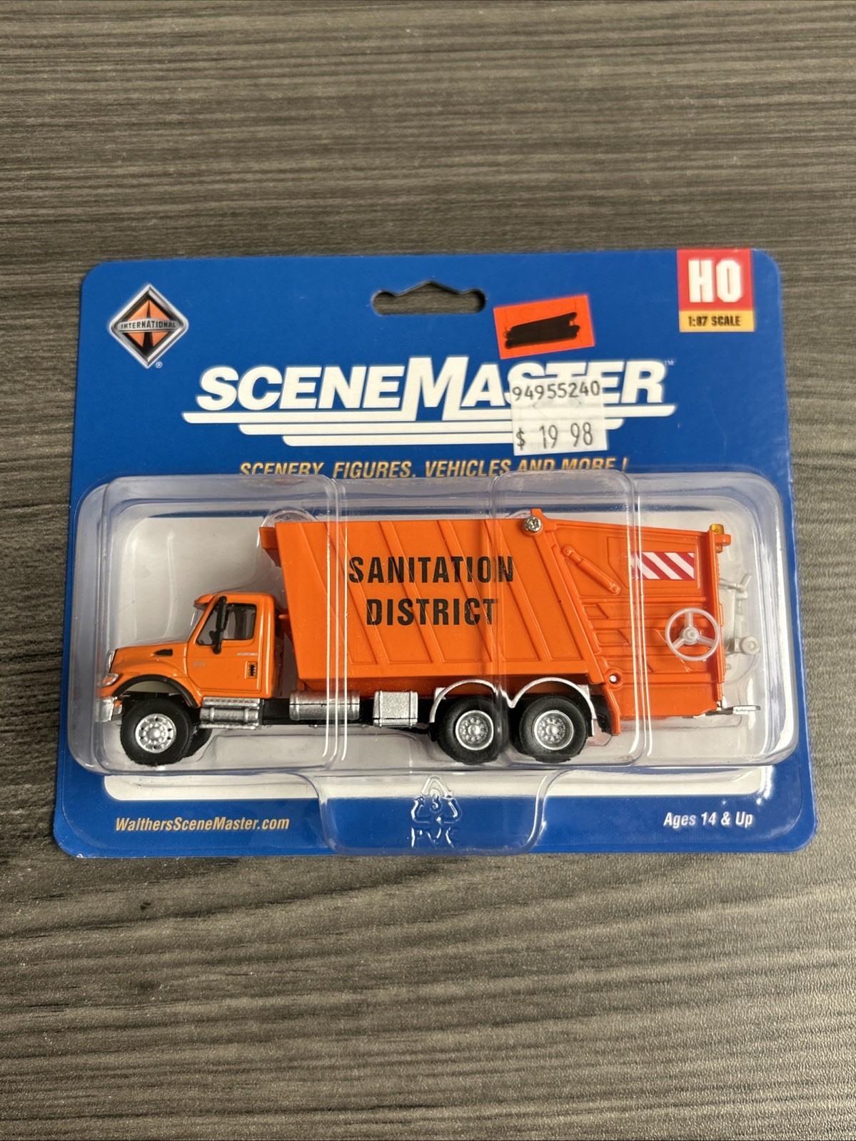 Walthers SceneMaster HO #949-11770 International 7600 Garbage Truck NIB CC