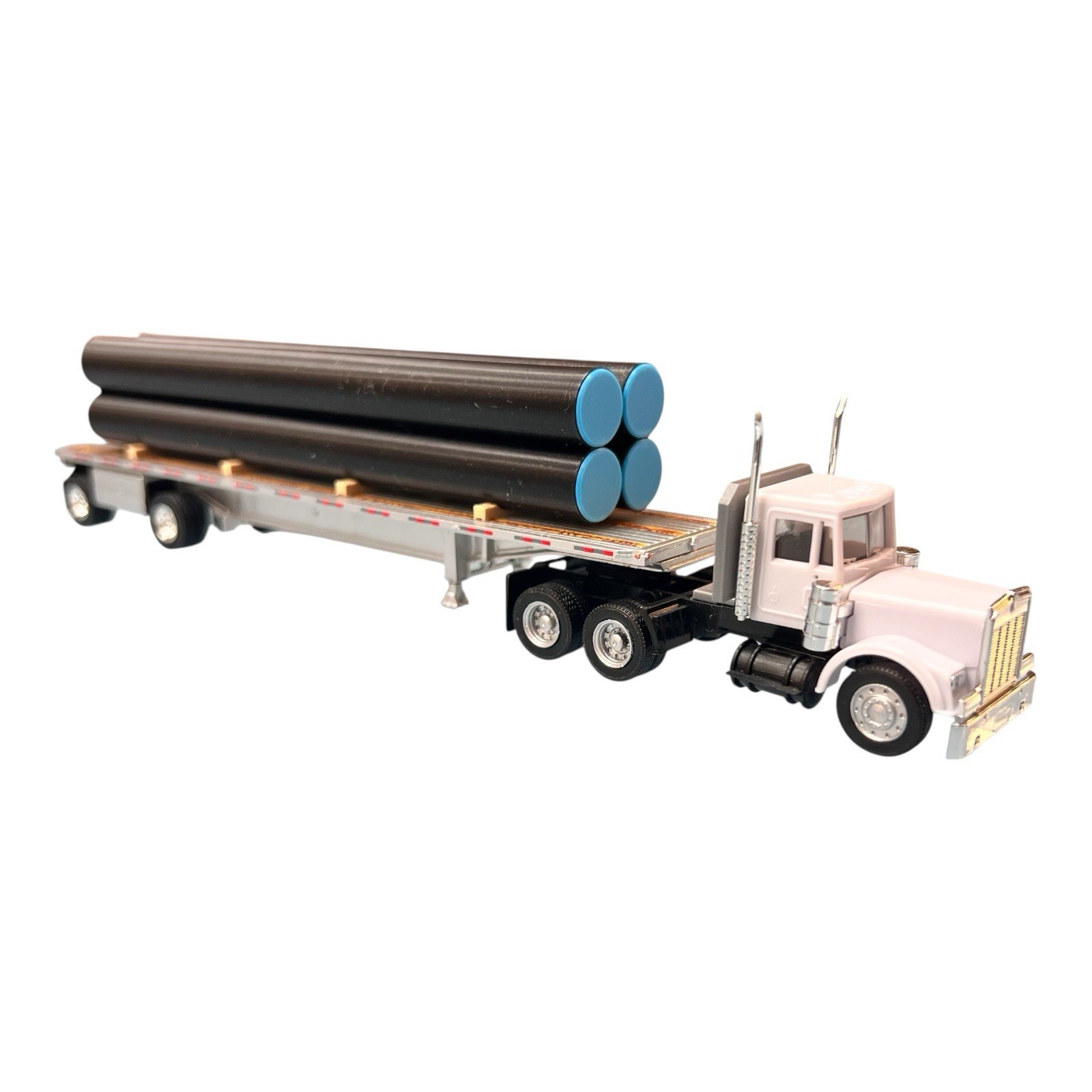 1 /87 HO 24&Prime; X 40&prime; Steel Pipe Bundle With Blue Plugs, And Ready For Transport