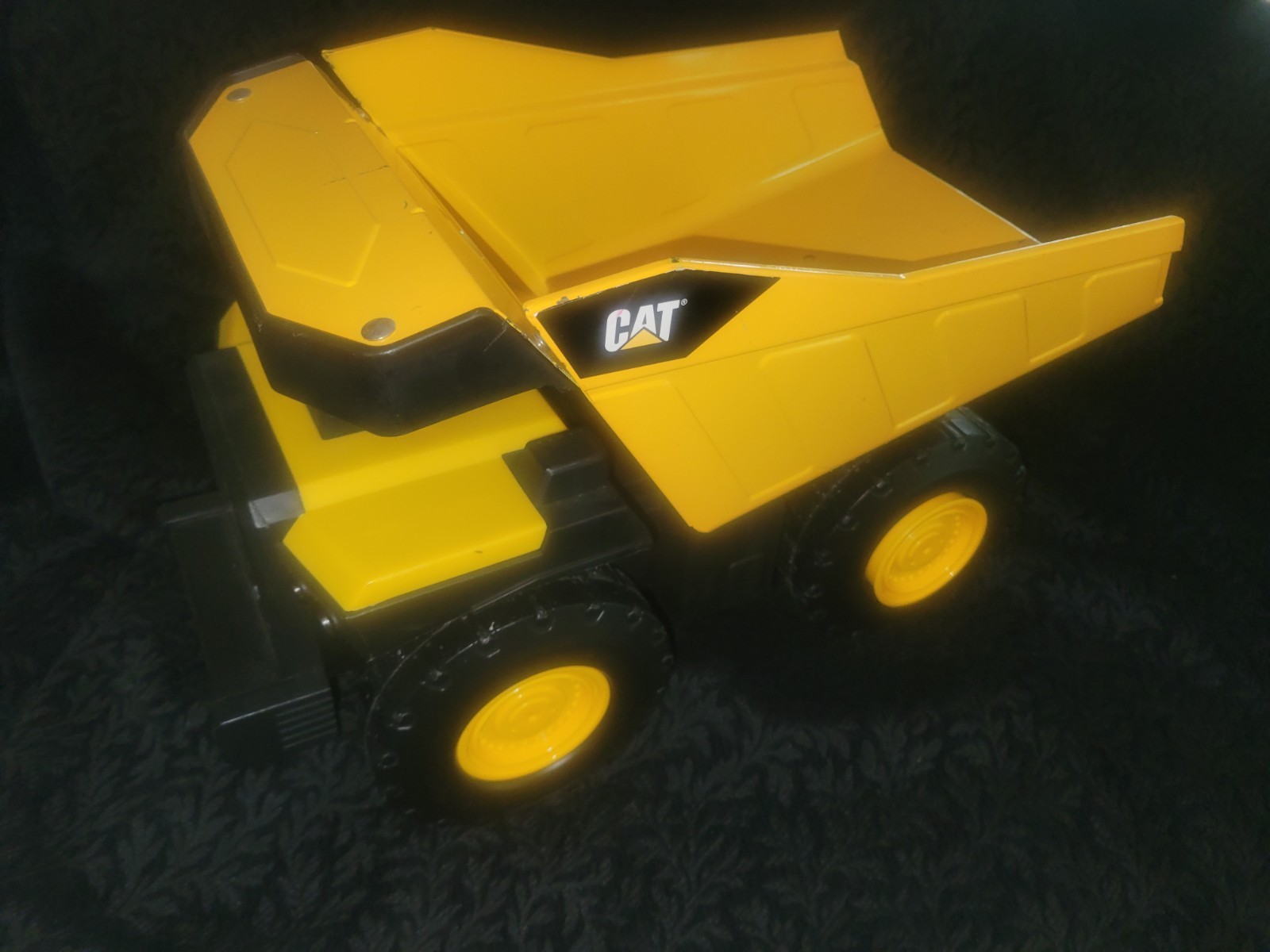 CAT Caterpillar Steel Dump Truck Construction Play #82353 2021