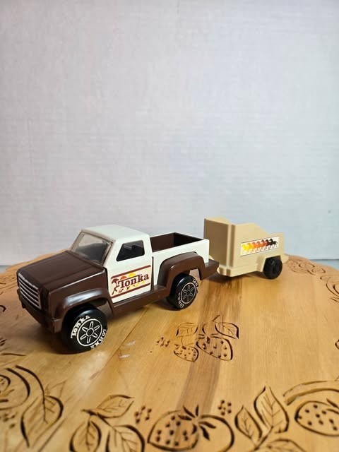 1979 Brown Tonka Running Stables Truck and Trailer Model 812888A and 806703