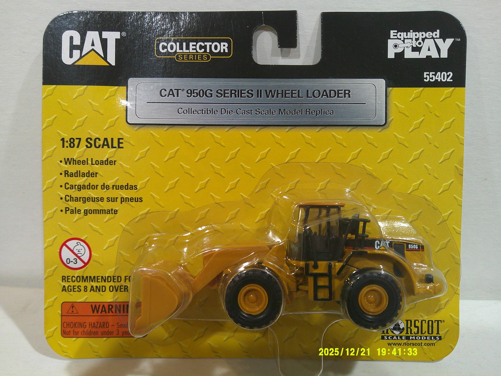 Norscot CAT 950G Series II Wheel Loader 1:87 Scale Darkish Yellow VG Card