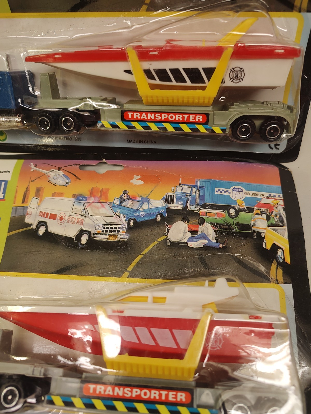1x Semi Trailer Trucks with speedboat Highway Hauler Semi Trailers Red