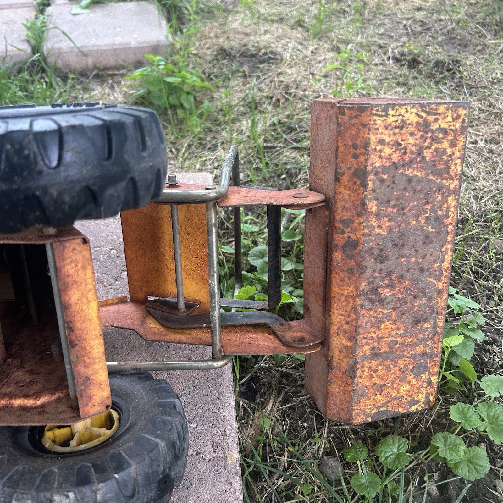 Vintage TONKA LOADER MIGHTY TURBO-DIESEL XMB-975 FRONT END BUCKET LOADER