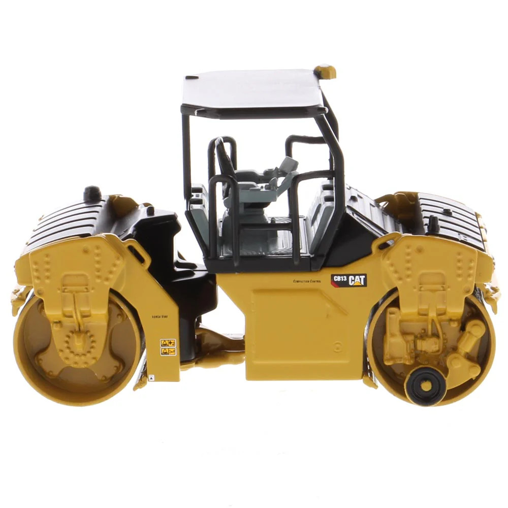 Caterpillar CB-13 Tandem Vibratory Roller ROPS 1:64 Diecast Masters #85630