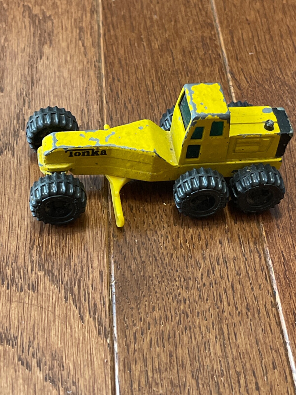 Tonka 1994 Vintage Yellow Die Cast Metal Road Grader  3.75” x 1.75” Vtg Rare