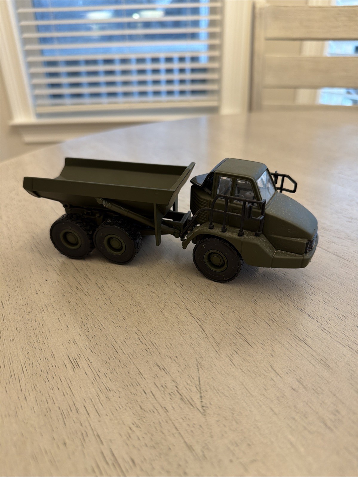 1:50 NORSCOT CAT 725D Articulated Truck